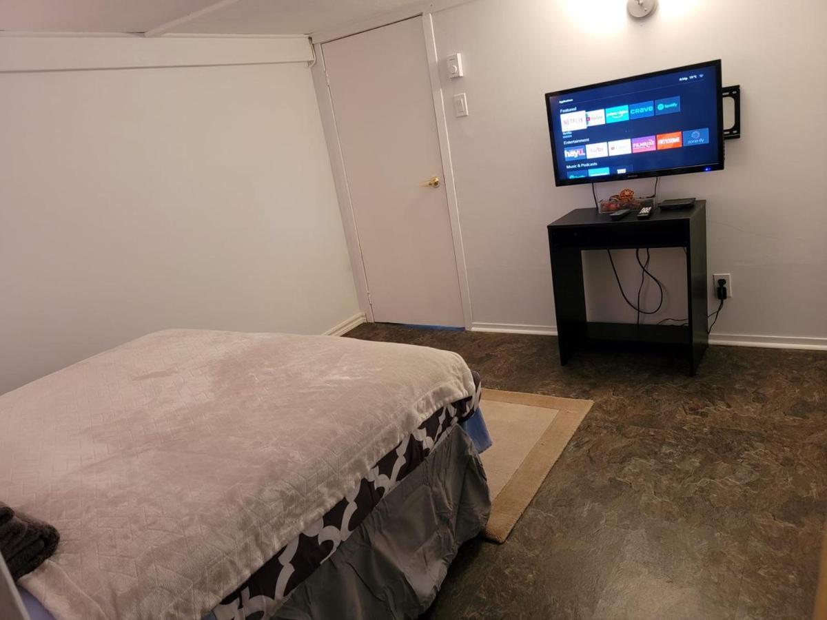 埃德门兹顿Lower Level Apt 6Ft High Close To Hwy Netflix Wifi公寓 外观 照片